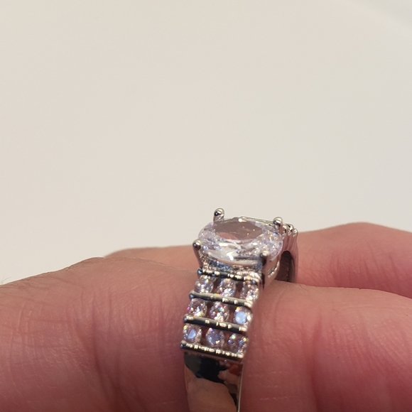 NEW Cubic Zirconia Elevated OVAL Ring 8 Sterling Silver Plated - Picture 5 of 10